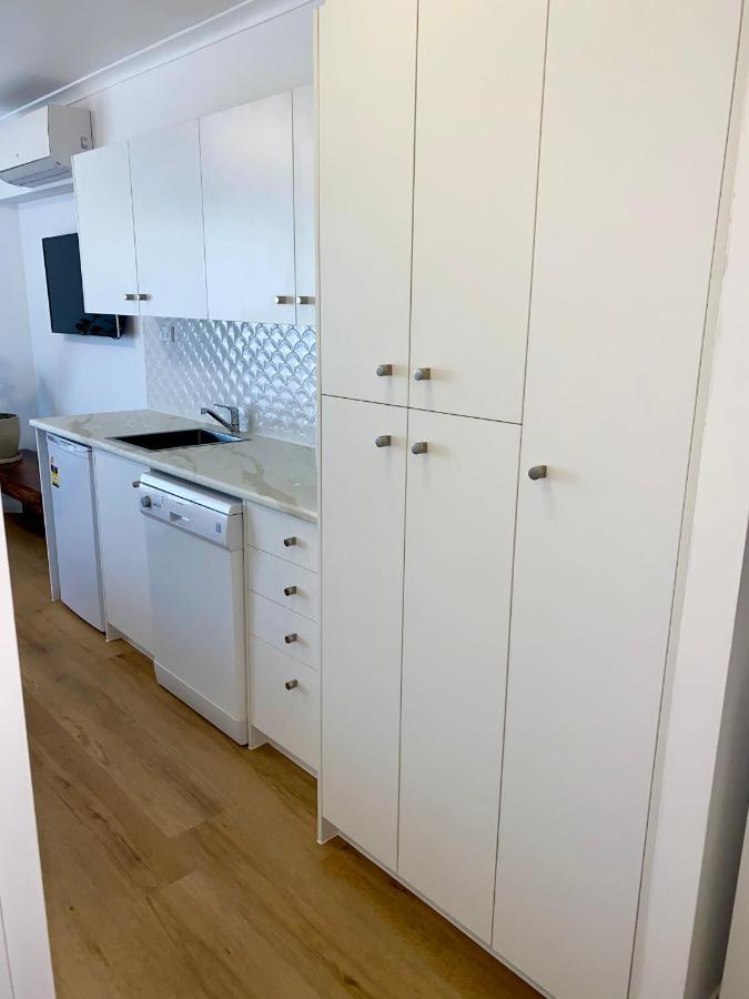 Resort Queen Studio At Alex Beach Resort Alexandra Headland Εξωτερικό φωτογραφία